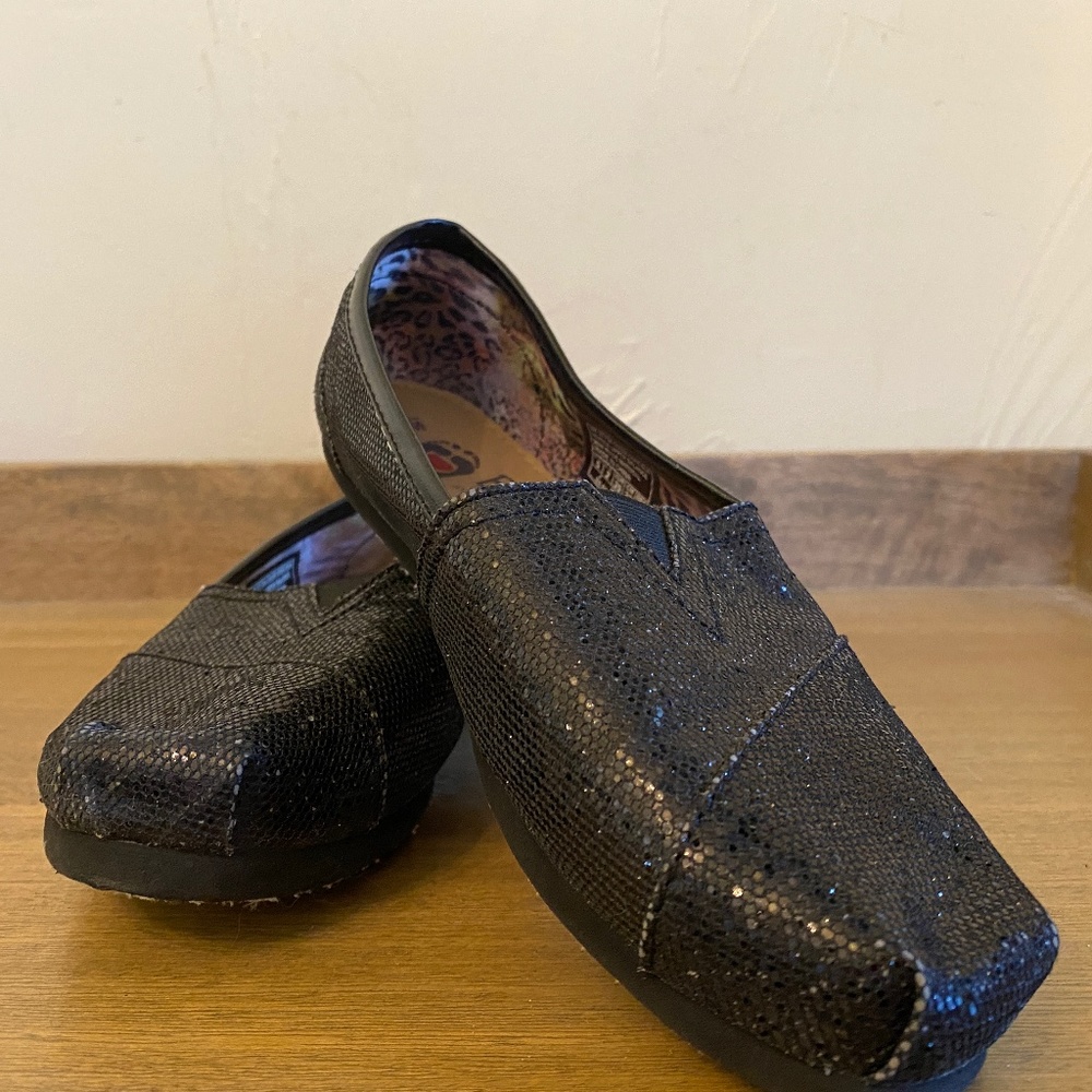 Bobs for Sketchers. Tea Rose black sparkle flats     By Sketchers.  Size 5